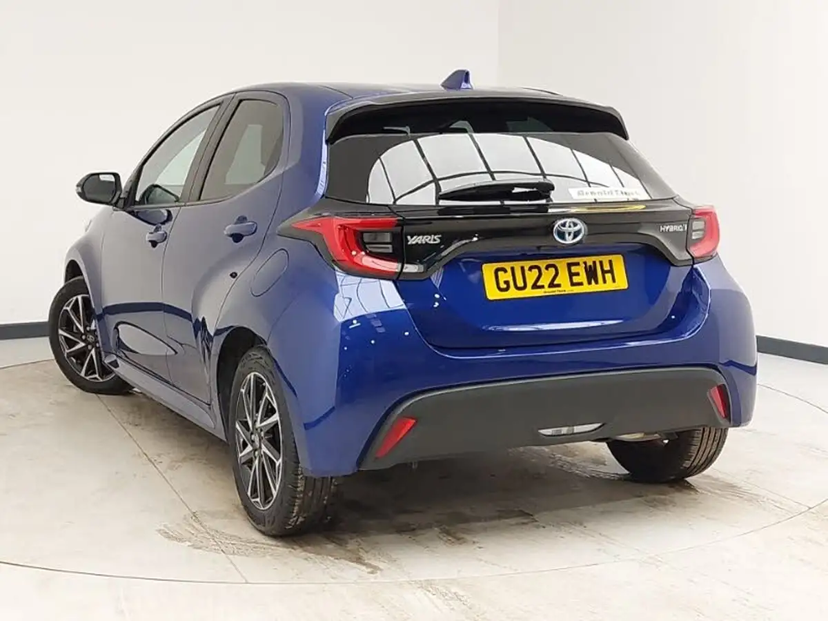 2022-toyota-yaris-15-vvt-i-design-big-1