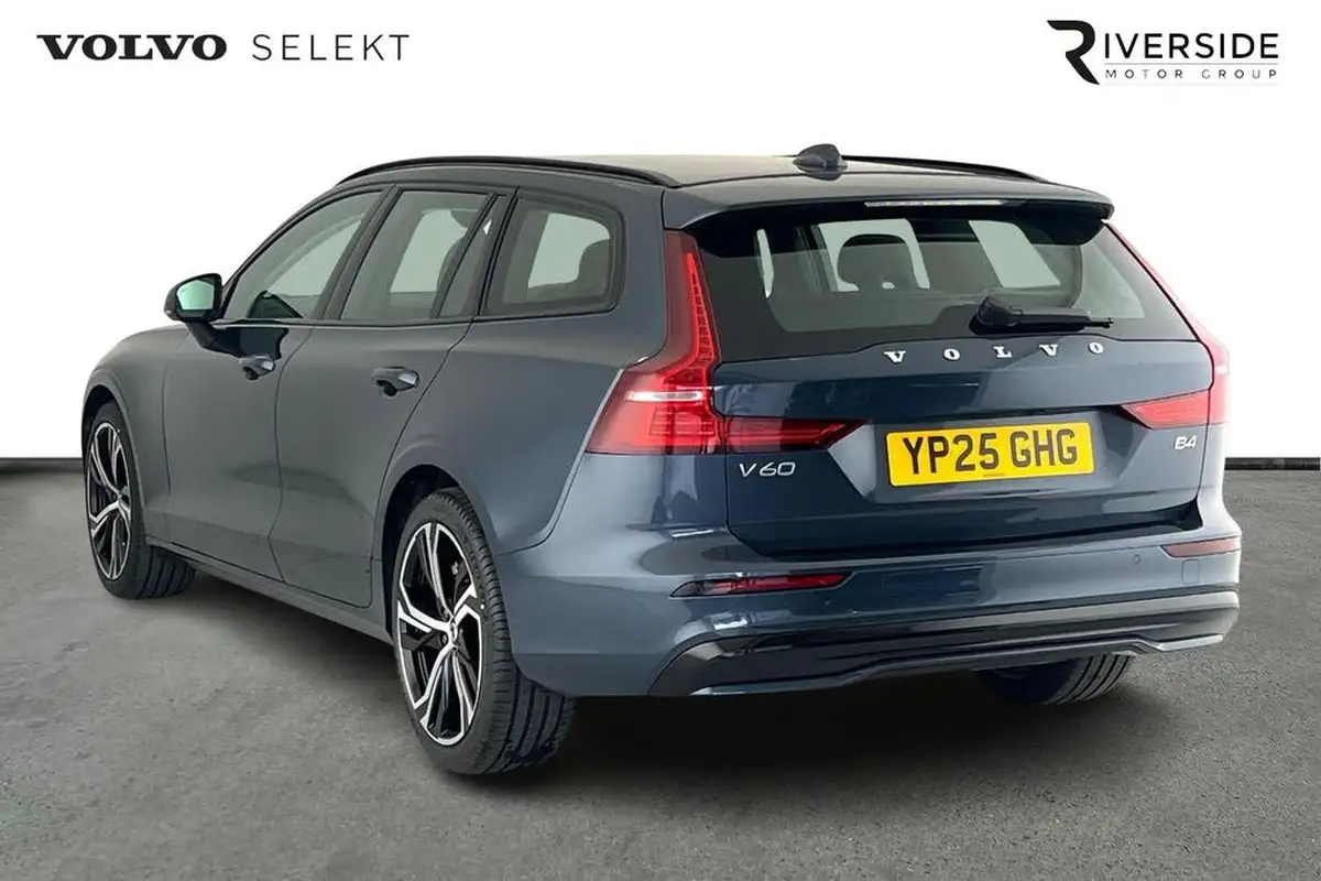 2025-volvo-v60-20-b4-plus-station-wagon-big-2
