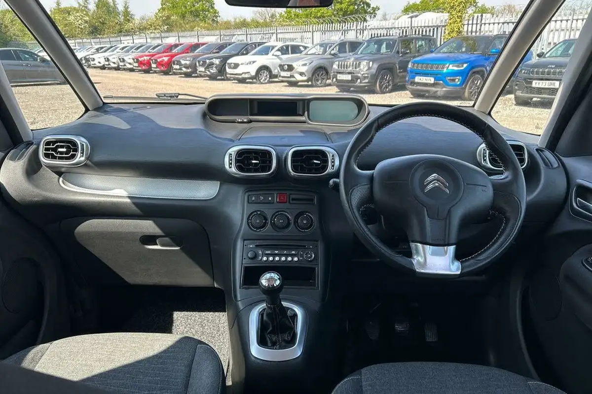 2016-citroen-c3-picasso-16bluehdi-edition-big-8