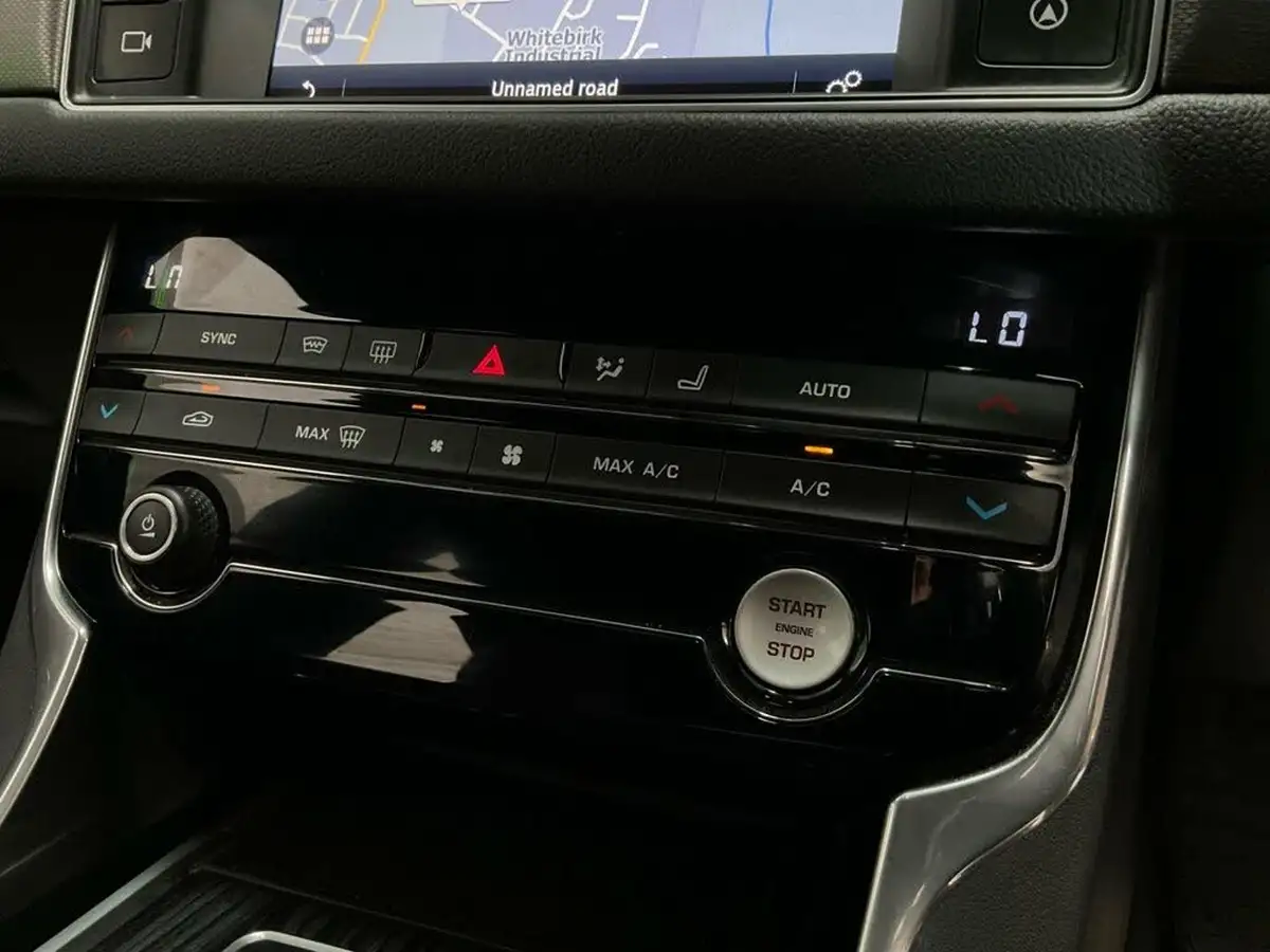 2017-jaguar-xf-30td-saloon-4d-big-48