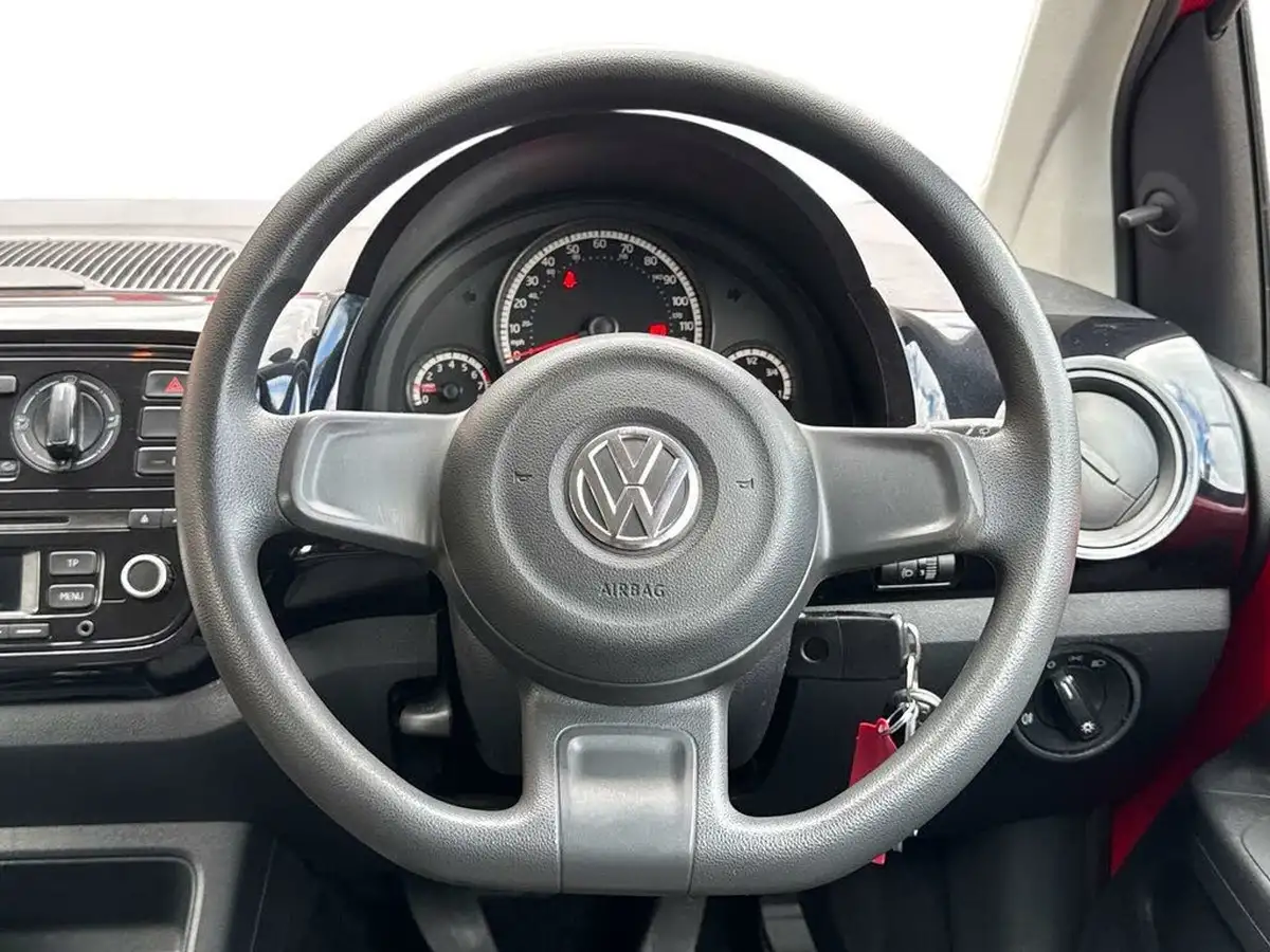 2013-volkswagen-up-10-move-up-bluemotion-tech-3d-big-12