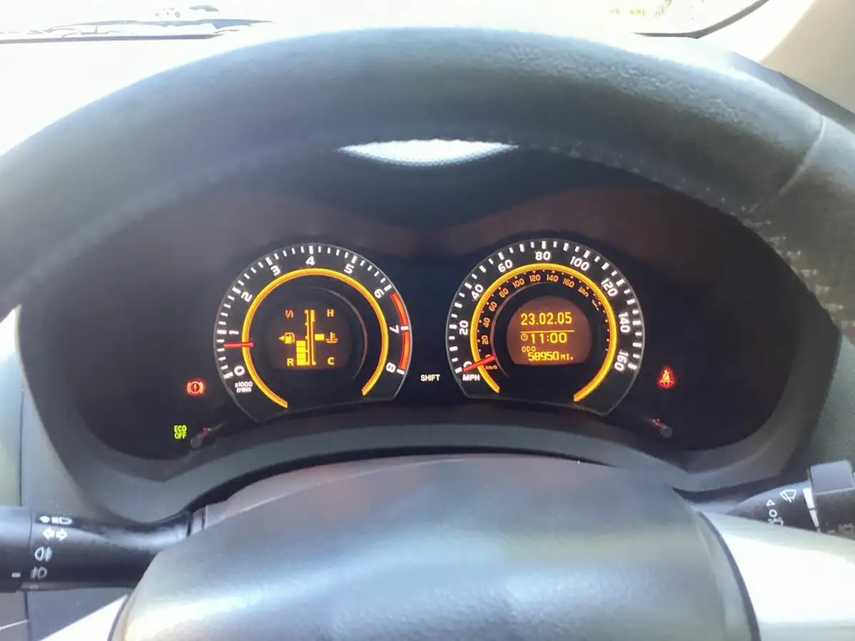 2010-toyota-auris-133-vvt-i-tr-5d-big-13