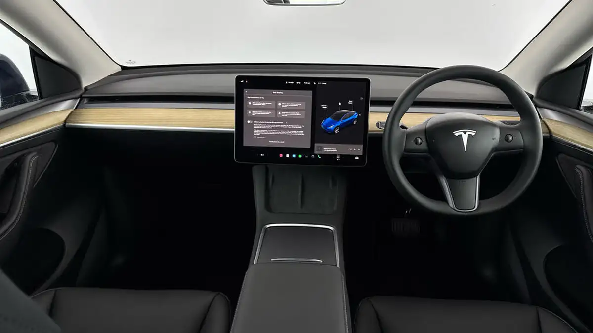 2023-tesla-model-y-e-rwd-big-10