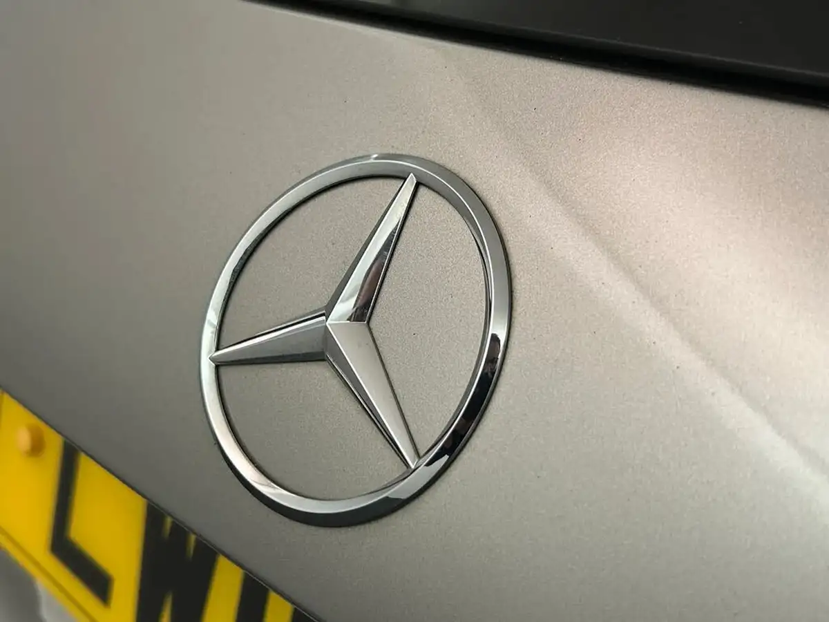 2019-mercedes-benz-a-class-13-a180-amg-line-executive-hatchback-5d-big-16