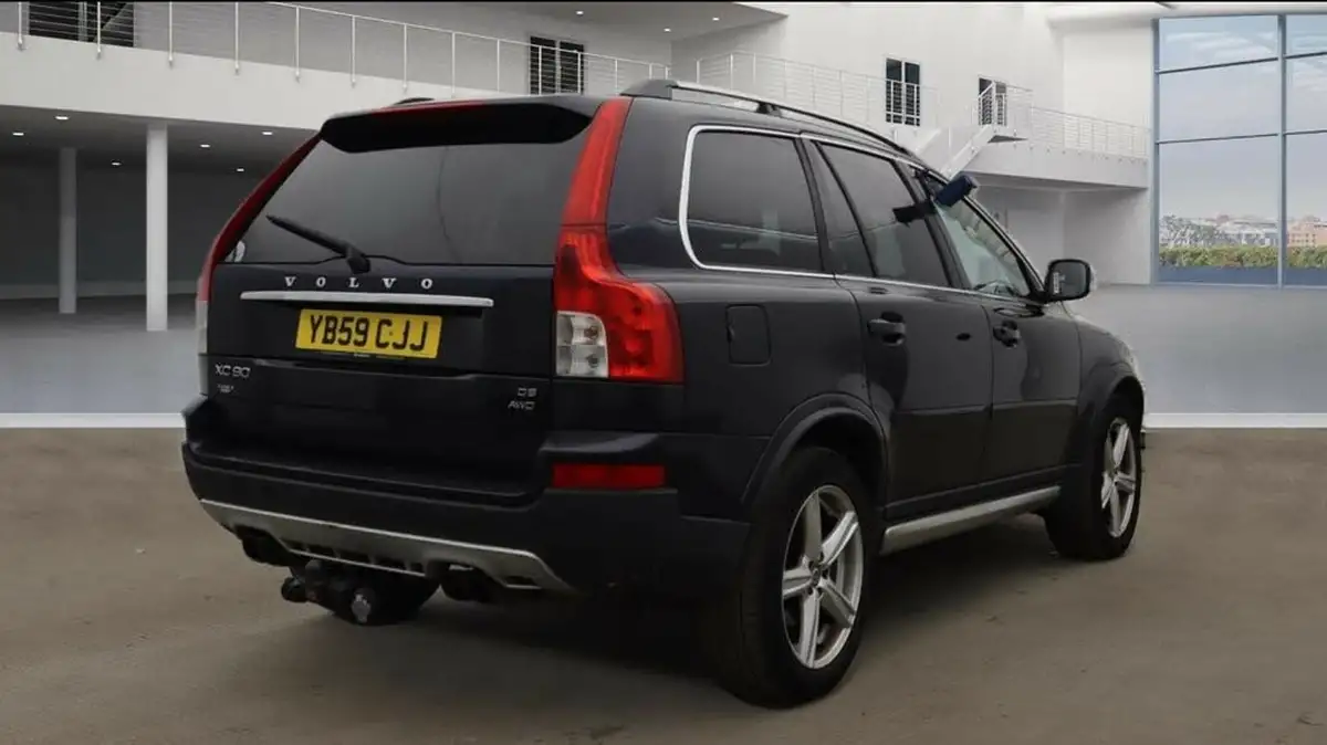 2010-volvo-xc90-24td-d5-r-design-se-geartronic-big-3