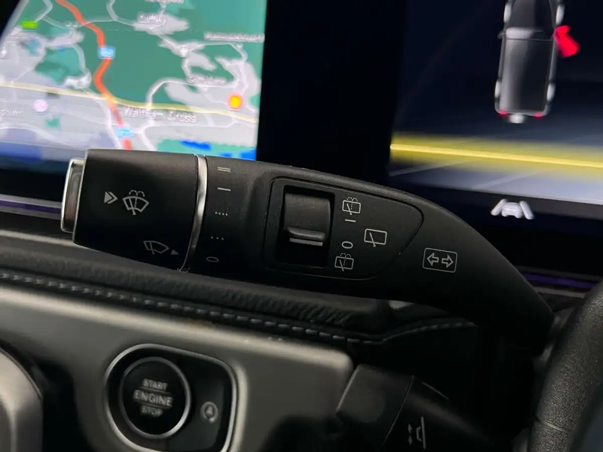 2021-mercedes-benz-g-class-40-g63-amg-big-35