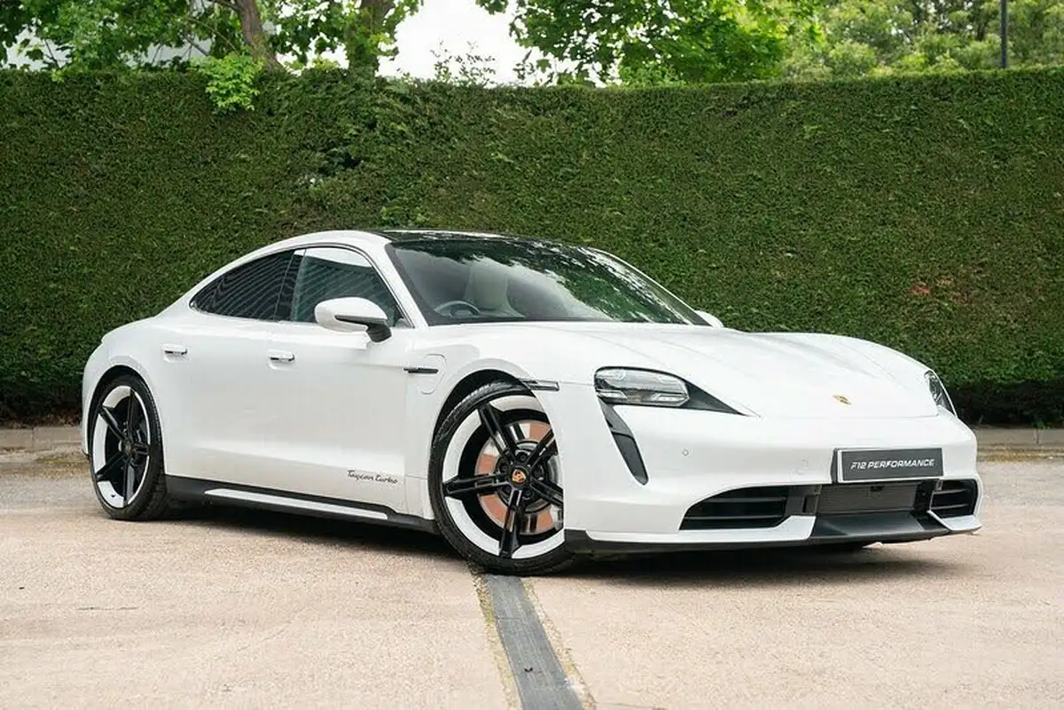 2020-porsche-taycan-e-turbo-big-4
