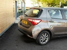 2017-toyota-yaris-15-vvt-i-icon-navi-hybrid-small-7