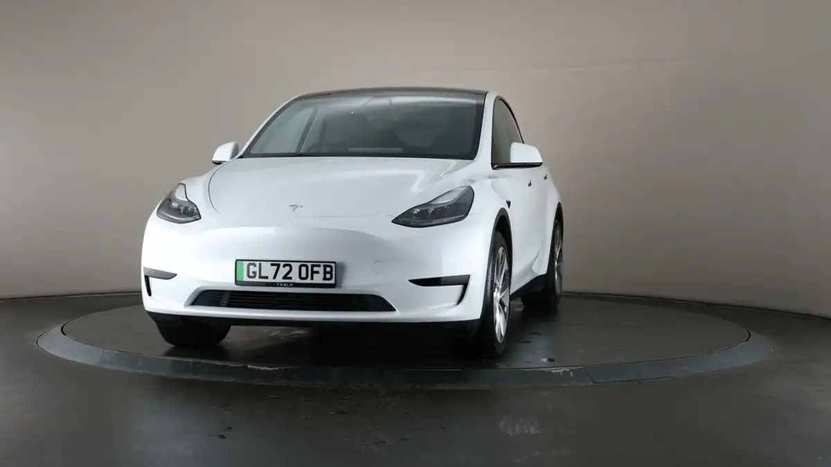 2022-tesla-model-y-e-rwd-big-46