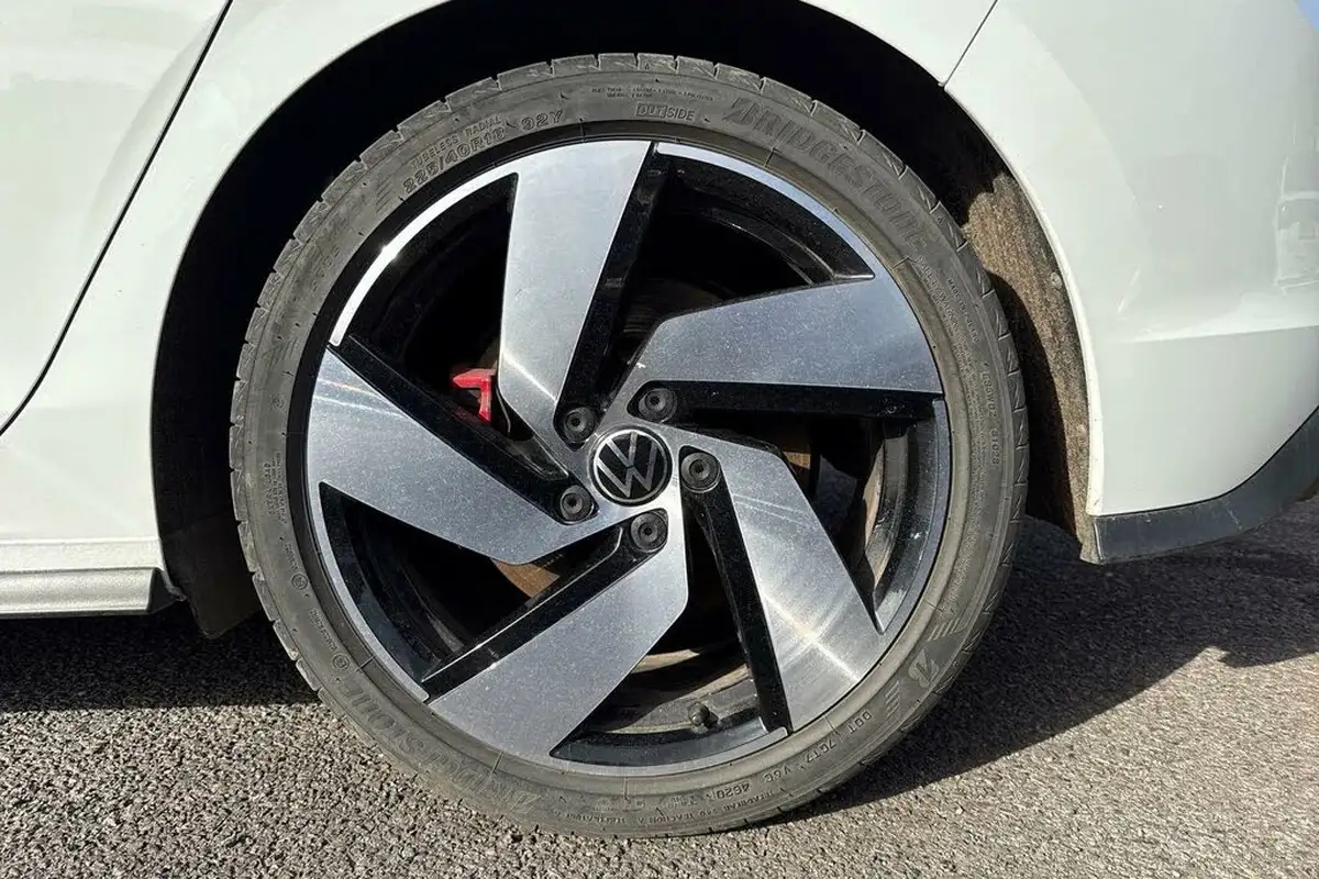 2021-volkswagen-golf-20-tsi-gti-big-59