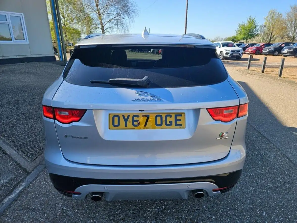 2017-jaguar-f-pace-30td-s-ss-big-4