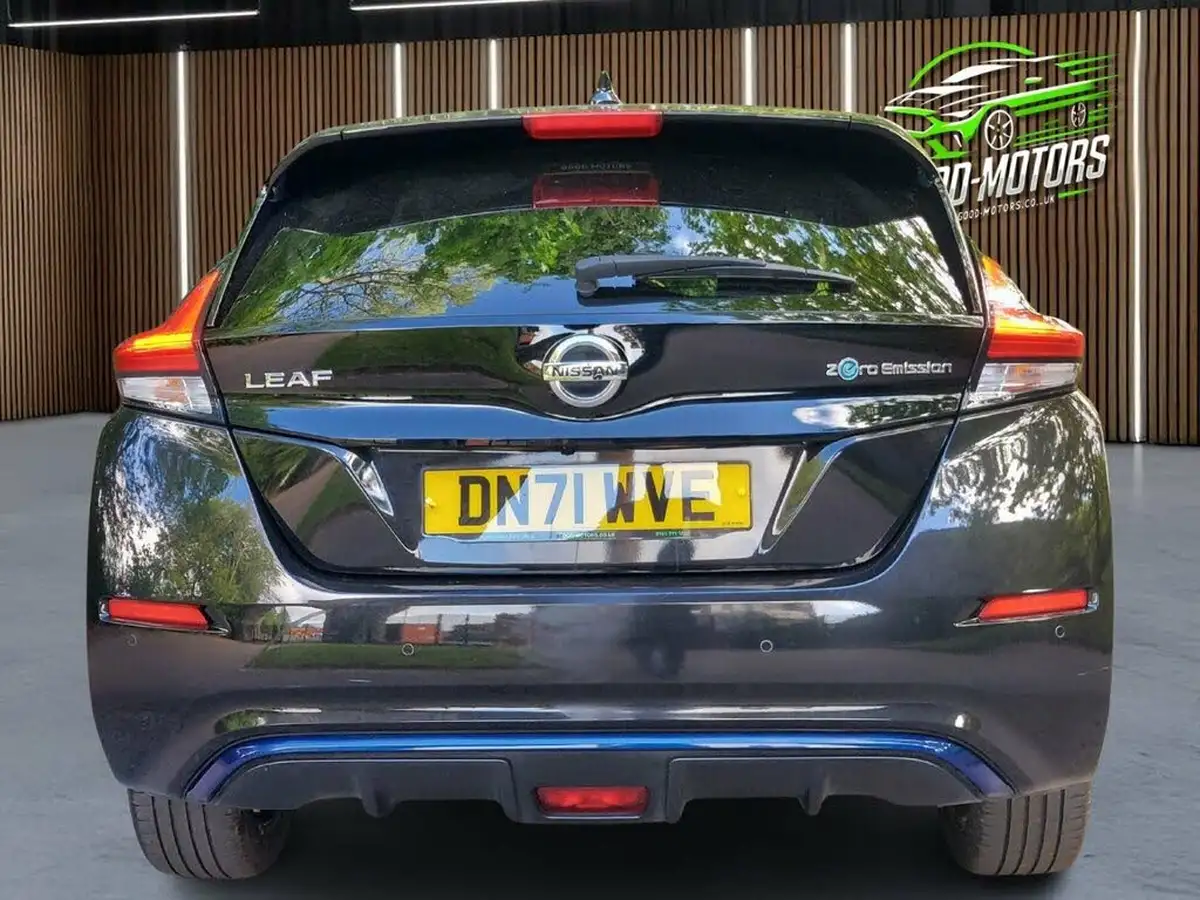 2021-nissan-leaf-e-tekna-big-8