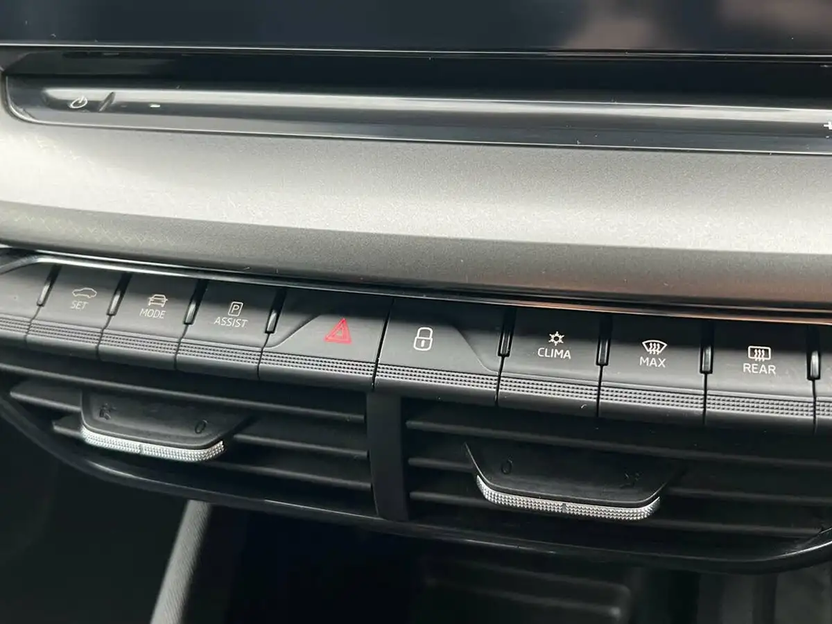 2022-skoda-octavia-14-tsi-se-technology-estate-big-36