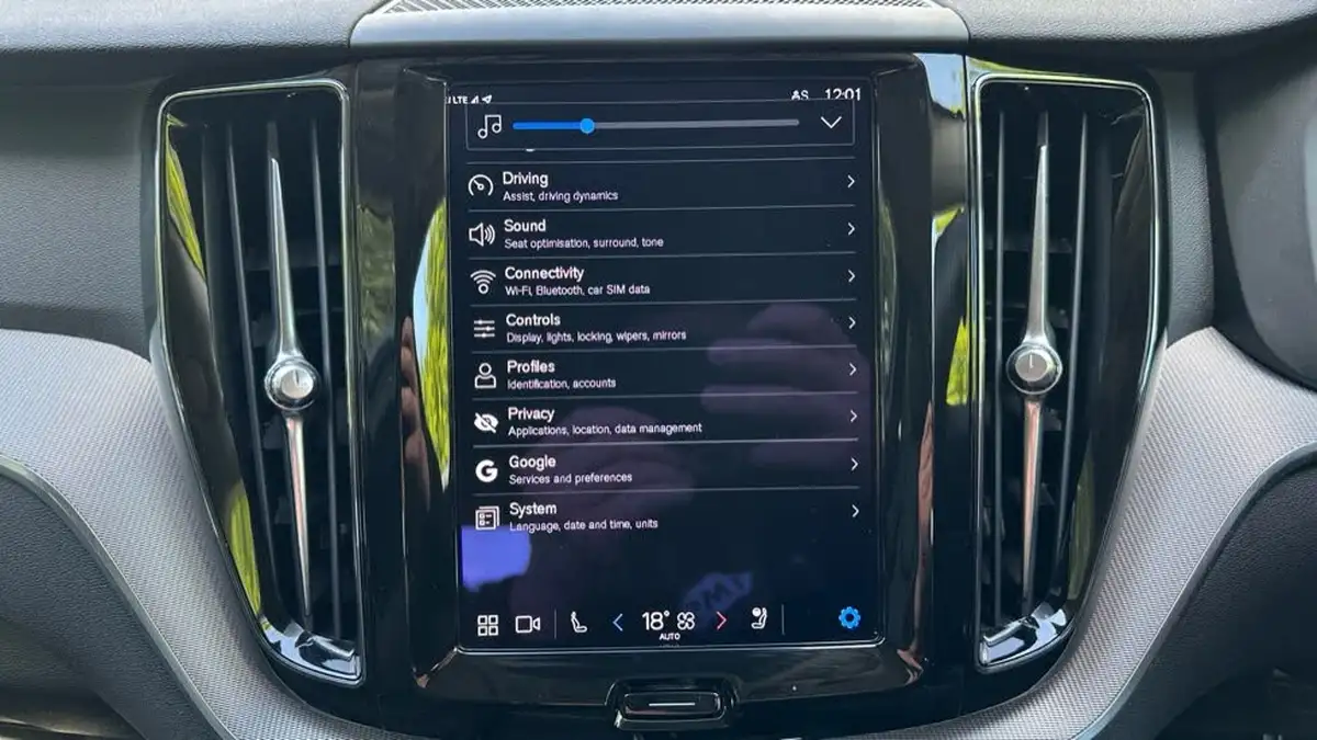 2022-volvo-xc60-20-b5-plus-big-11