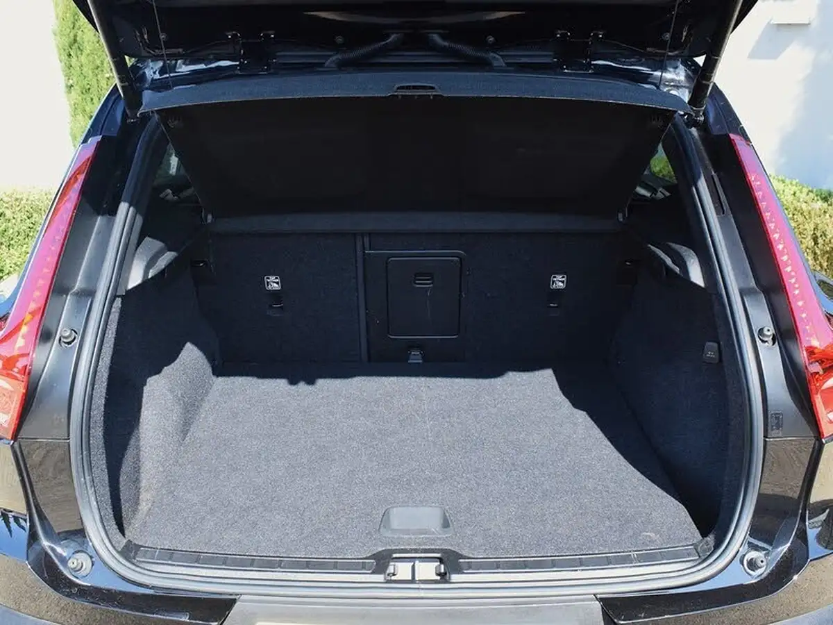 2022-volvo-xc40-15-t5-r-design-pro-big-24