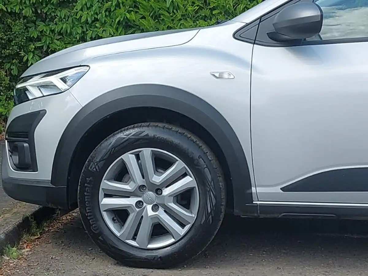 2023-dacia-sandero-stepway-10-tce-expression-100bhp-bi-fuel-big-12