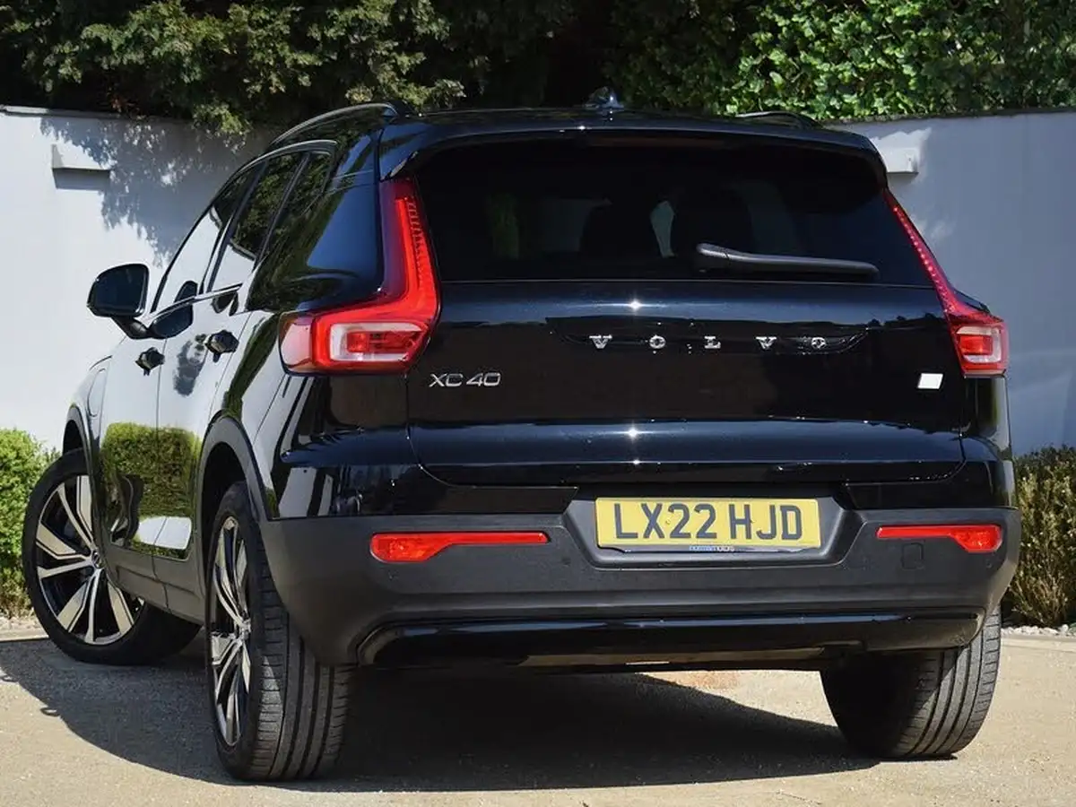 2022-volvo-xc40-15-t5-r-design-pro-big-1