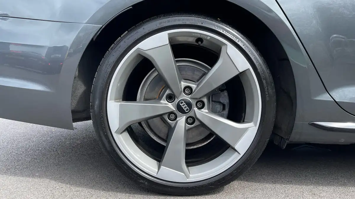 2018-audi-a4-avant-20-tfsi-black-edition-big-18