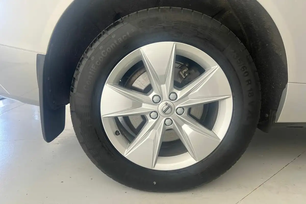 2021-volvo-xc60-20td-b4-momentum-awd-big-23