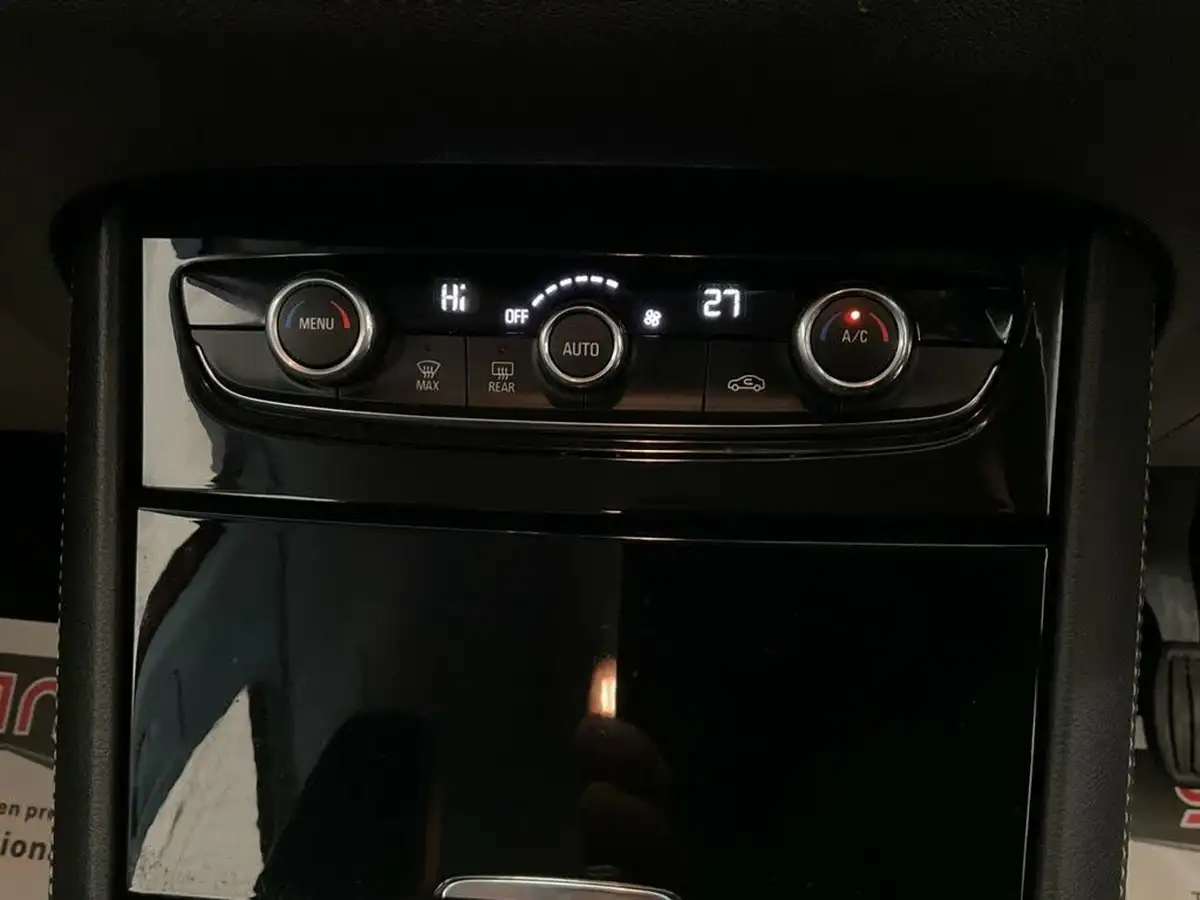 2020-vauxhall-grandland-x-12-sri-nav-big-43