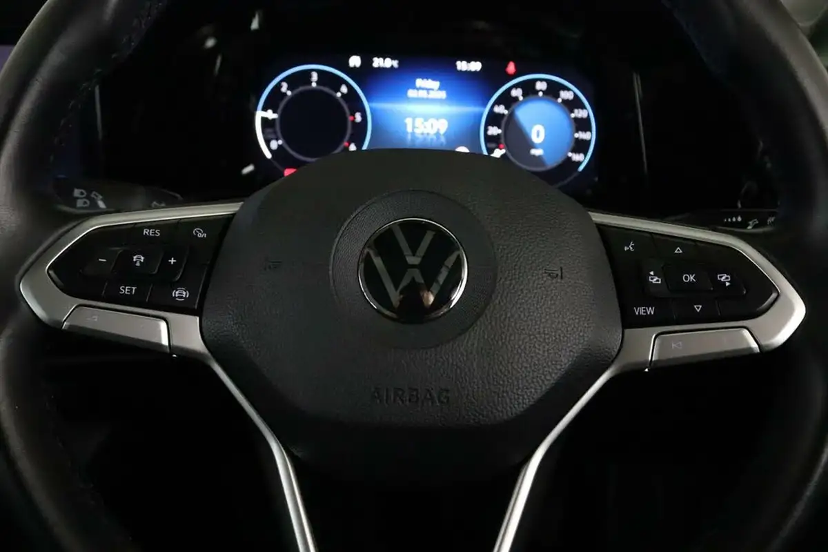 2021-volkswagen-golf-20tdi-life-hatchback-big-20