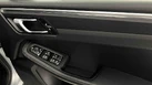 2019-porsche-macan-20-small-30