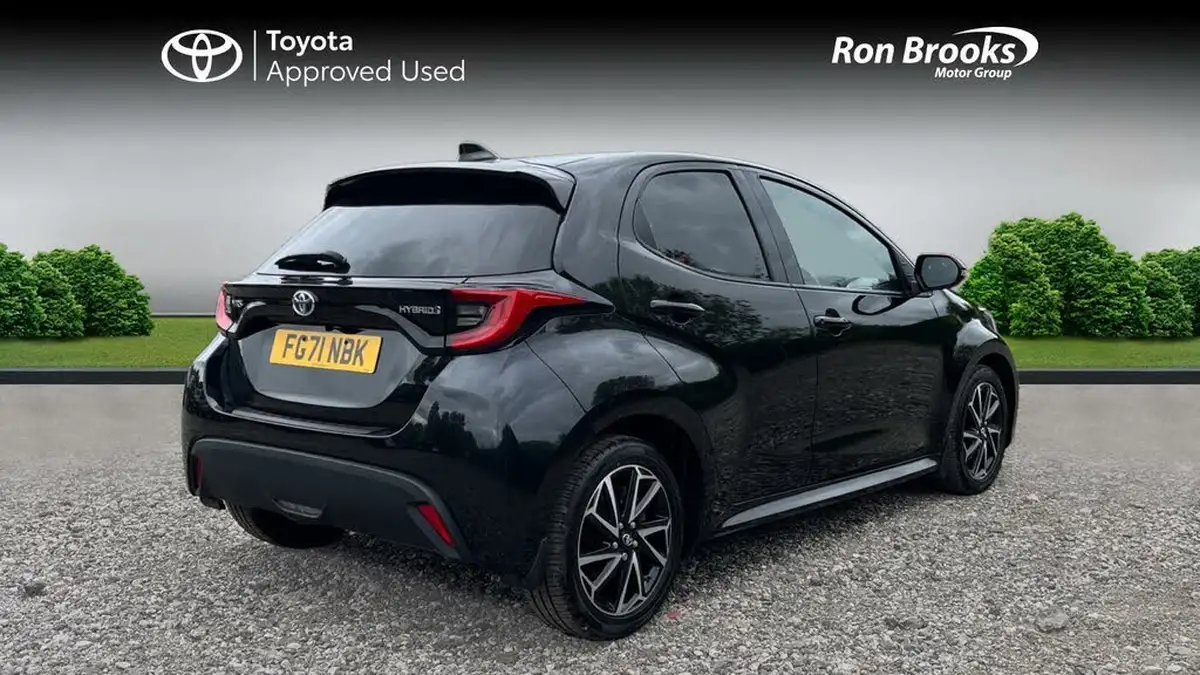 2021-toyota-yaris-15-vvt-i-design-big-1