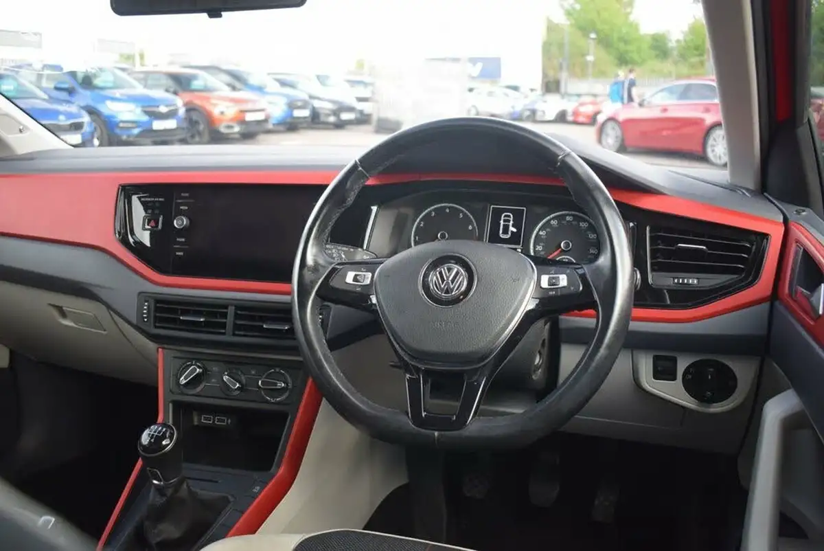 2020-volkswagen-polo-10-beats-80ps-big-1