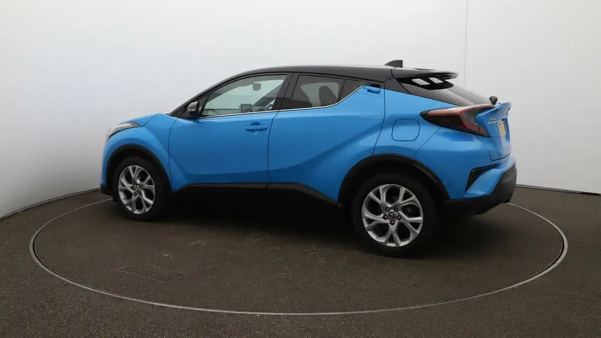 2018-toyota-c-hr-12-dynamic-big-39