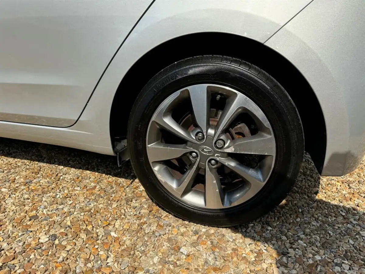 2017-hyundai-i20-10-t-gdi-turbo-edition-big-9