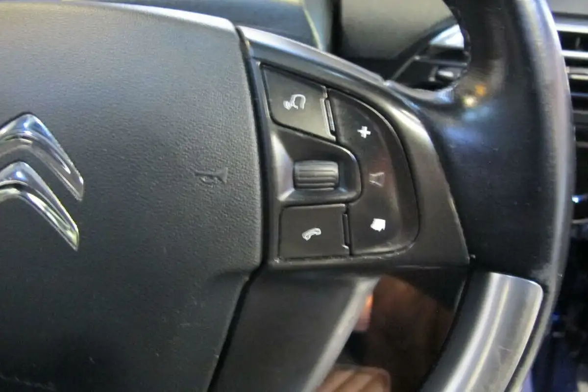 2018-citroen-grand-c4-picasso-16bluehdi-feel-big-23