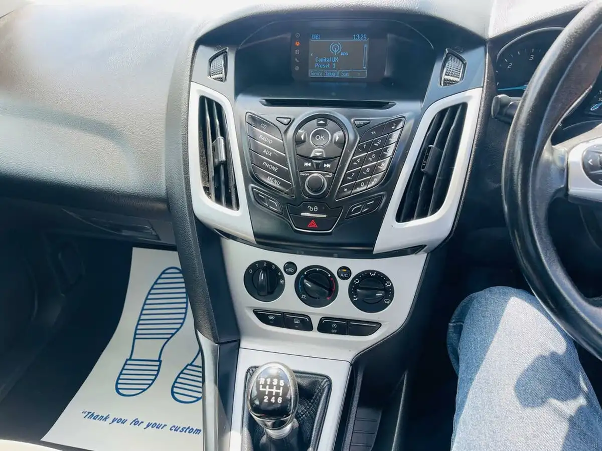 2013-ford-focus-16tdci-zetec-115ps-estate-big-20