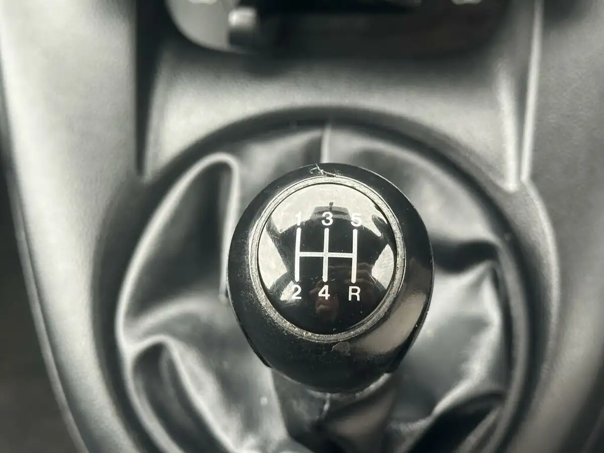 2008-mazda-mazda2-13-ts2-5d-big-22