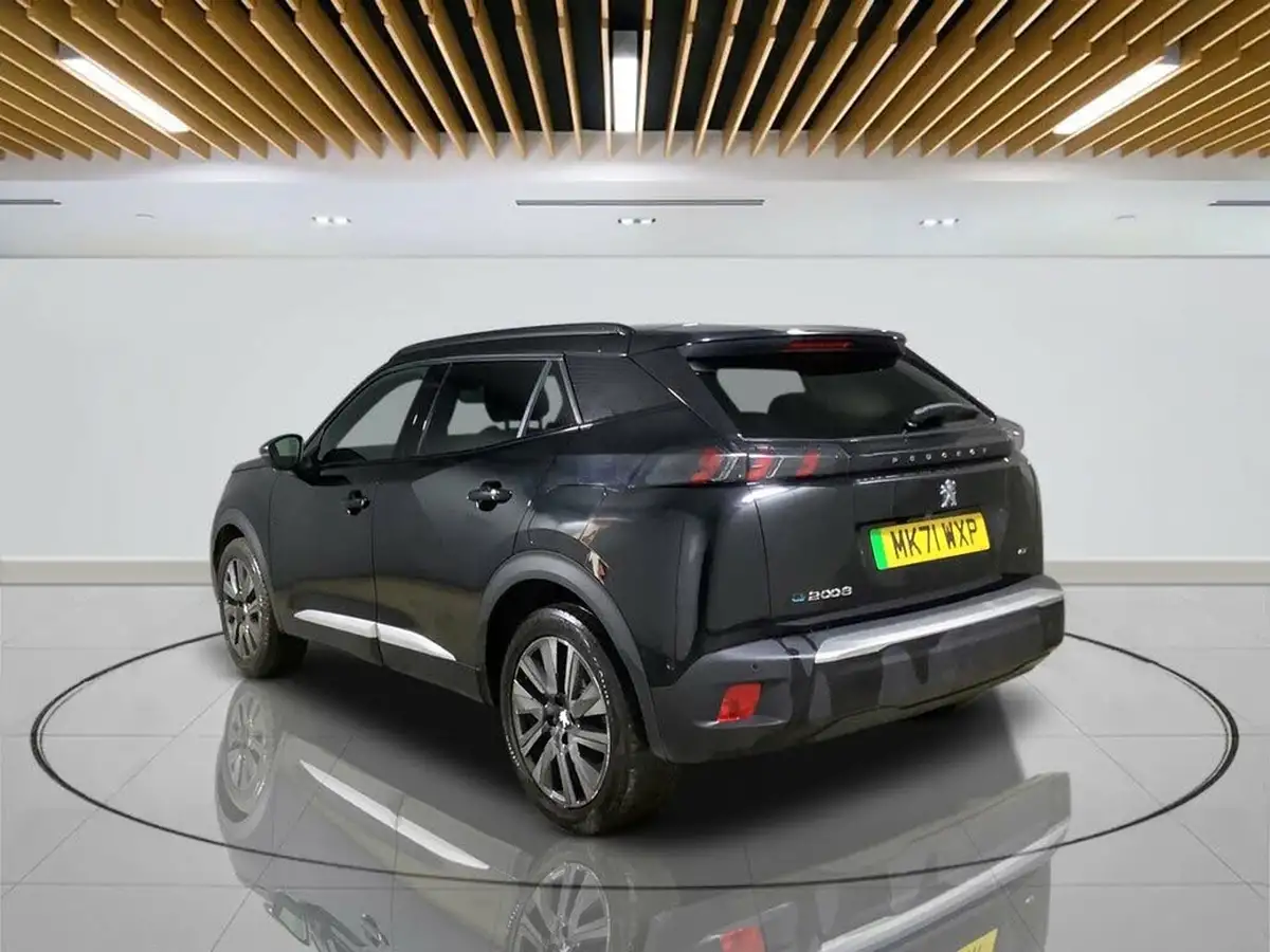 2021-peugeot-2008-suv-e-gt-premium-big-4