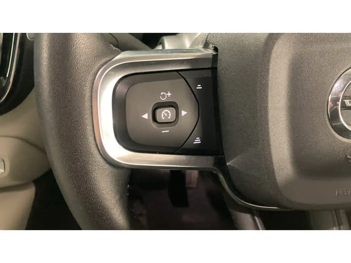 2021-volvo-xc40-15-t3-inscription-pro-161bhp-auto-big-29