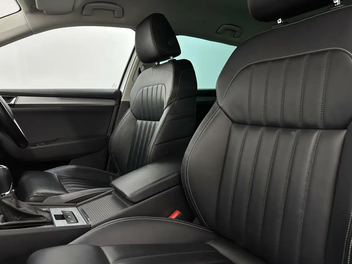 2020-skoda-superb-20tdi-se-technology-150ps-estate-dsg-big-34