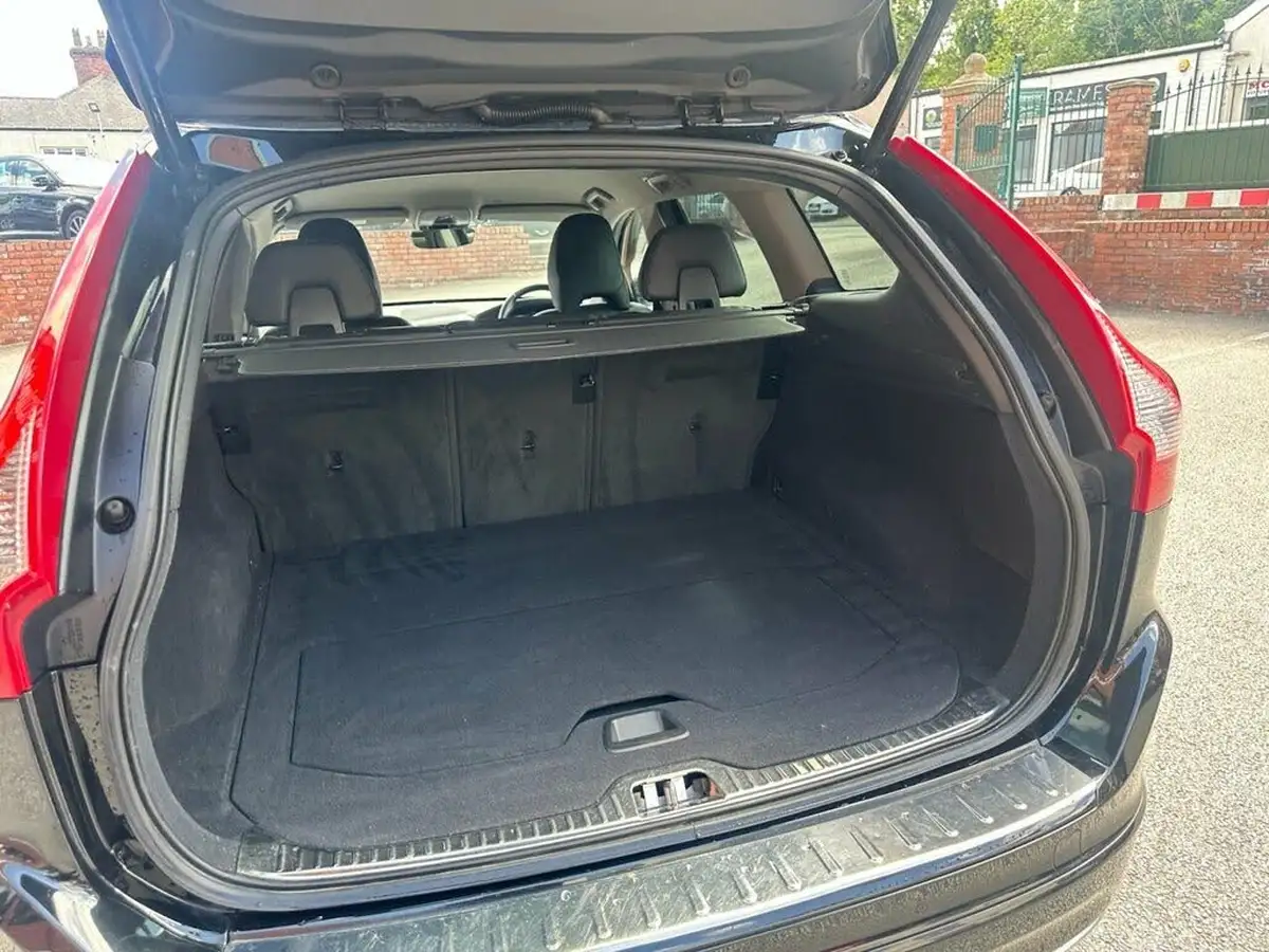 2016-volvo-xc60-20td-d4-se-lux-nav-big-27