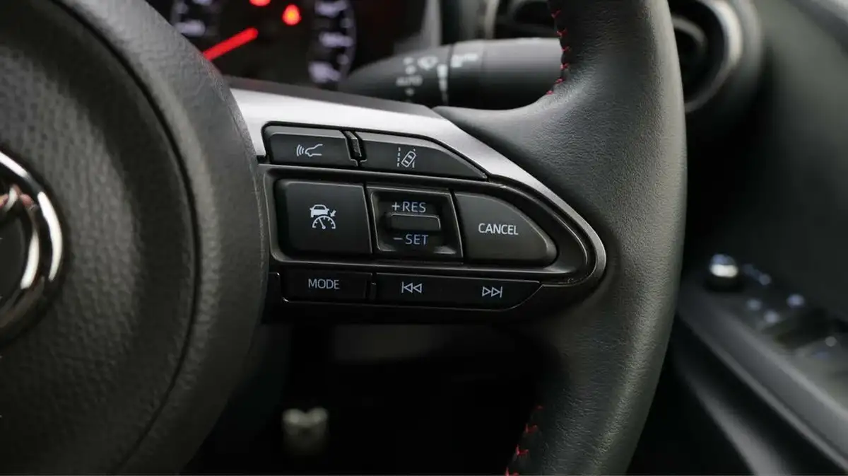 2022-toyota-yaris-16-gr-circuit-pack-big-26