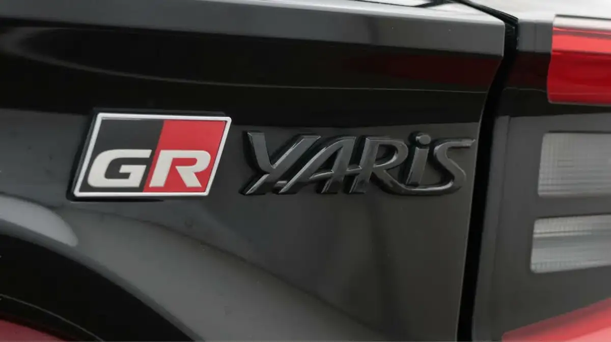 2022-toyota-yaris-16-gr-circuit-pack-big-22