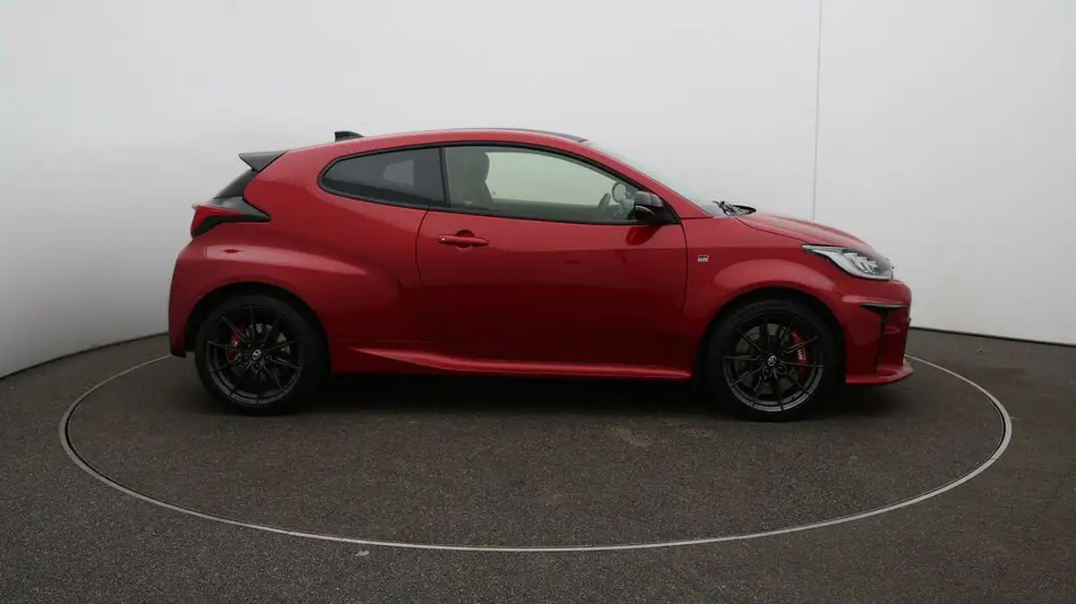 2022-toyota-yaris-16-gr-circuit-pack-big-43