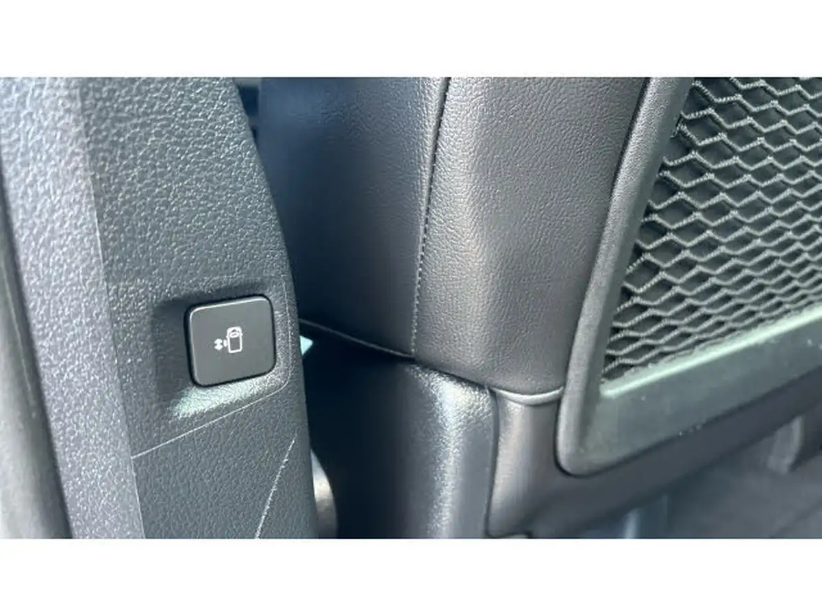 2018-peugeot-traveller-20-bluehdi-business-vip-20bluehdi-150ps-standardss-big-30