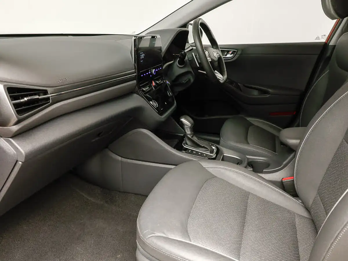 2022-hyundai-ioniq-16-gdi-premium-se-hybrid-big-4