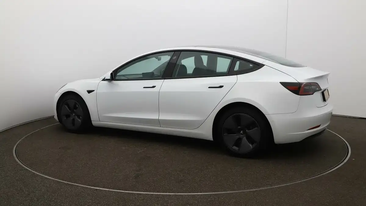 2021-tesla-model-3-e-long-range-awd-big-38