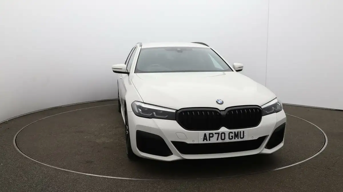 2020-bmw-5-series-big-33