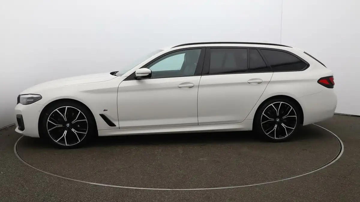 2020-bmw-5-series-big-57