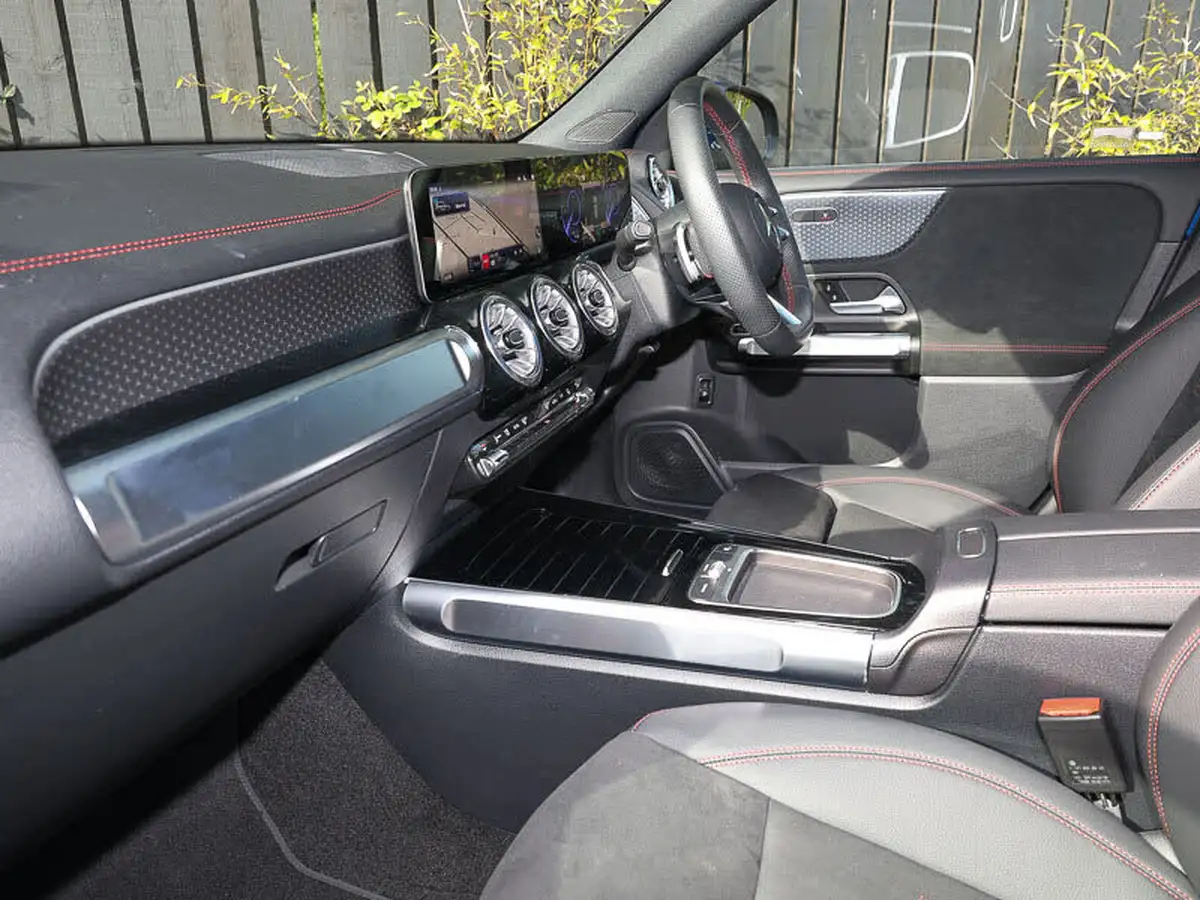 2024-mercedes-benz-eqb-e-eqb-350-amg-line-executive-big-2