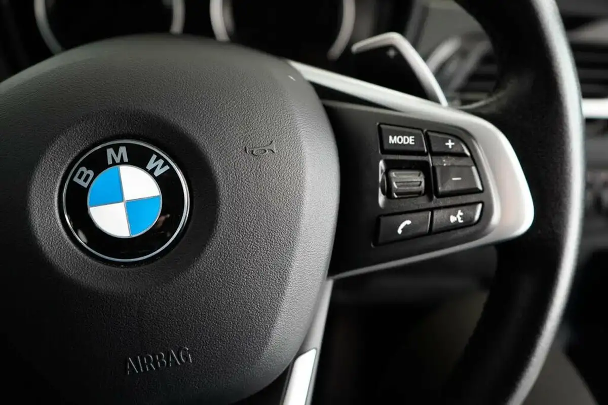 2022-bmw-x1-20td-sdrive18d-xline-sport-auto-big-37