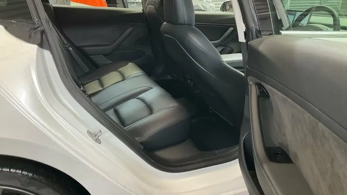 2020-tesla-model-3-e-performance-big-5