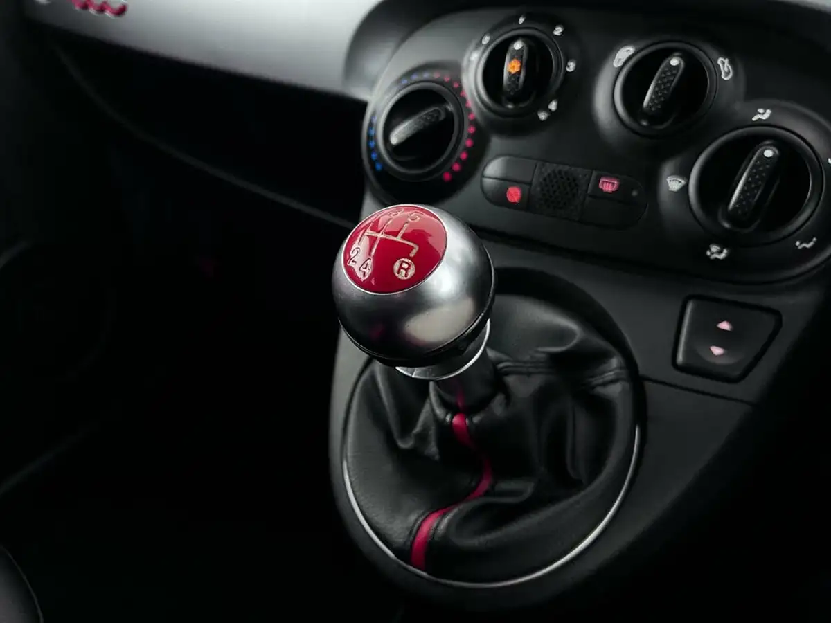2014-fiat-500-12-s-big-29
