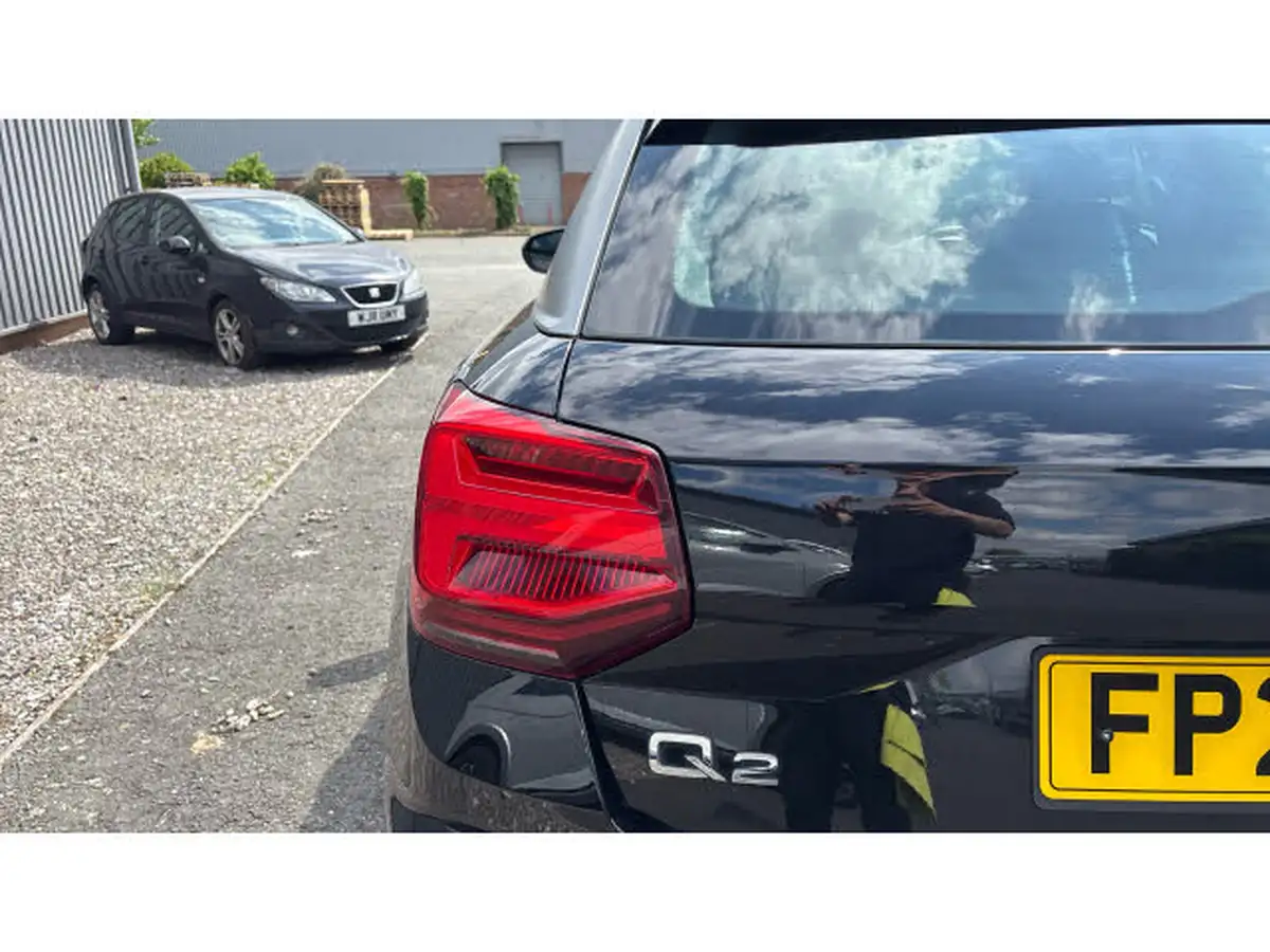2022-audi-q2-15-35-tfsi-s-line-tronic-big-35